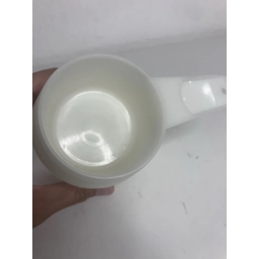 Vintage Tupperware Set Of 4 Nesting Measuring Cups Opaque White 761 762 763 764